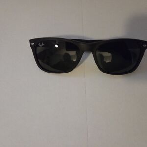 Ray-Ban Black Wayfarer Sunglasses